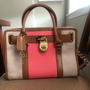 MK Saffiano shoulder bag 😻